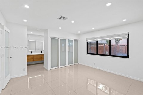 Villa ou maison à louer à Pembroke Pines, Floride: 3 chambres, 145.21 m2 № 1997217 - photo 18