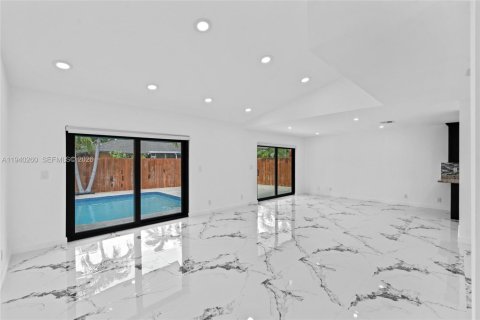 Villa ou maison à louer à Pembroke Pines, Floride: 3 chambres, 145.21 m2 № 1997217 - photo 11