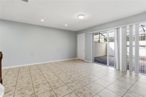 Touwnhouse à louer à Orlando, Floride: 4 chambres, 170.01 m2 № 2399504 - photo 5