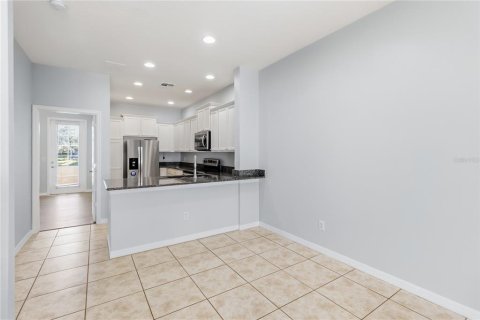 Touwnhouse à louer à Orlando, Floride: 4 chambres, 170.01 m2 № 2399504 - photo 7