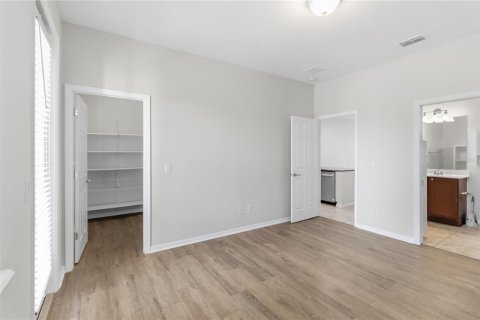 Touwnhouse à louer à Orlando, Floride: 4 chambres, 170.01 m2 № 2399504 - photo 12