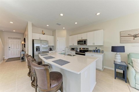 Touwnhouse à vendre à Sarasota, Floride: 3 chambres, 148.36 m2 № 2431610 - photo 8