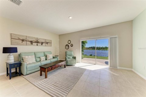 Touwnhouse à vendre à Sarasota, Floride: 3 chambres, 148.36 m2 № 2431610 - photo 6