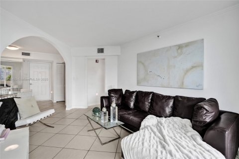 Copropriété à vendre à Miami Beach, Floride: 2 chambres, 80.82 m2 № 1872432 - photo 9