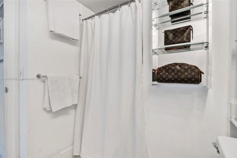 Copropriété à vendre à Miami Beach, Floride: 2 chambres, 80.82 m2 № 1872432 - photo 28
