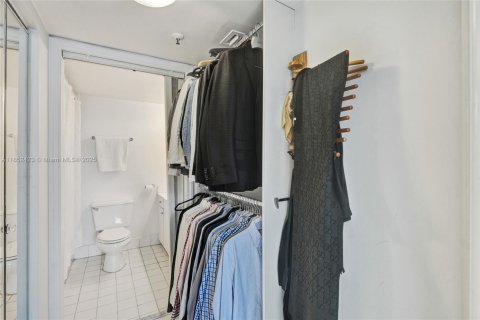 Copropriété à vendre à Miami Beach, Floride: 2 chambres, 80.82 m2 № 1872432 - photo 18