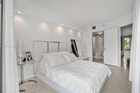 Copropriété à vendre à Miami Beach, Floride: 2 chambres, 80.82 m2 № 1872432 - photo 16