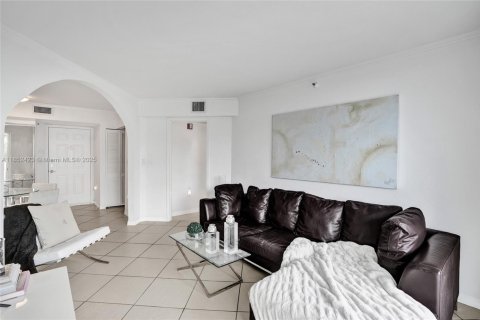 Copropriété à vendre à Miami Beach, Floride: 2 chambres, 80.82 m2 № 1872432 - photo 6