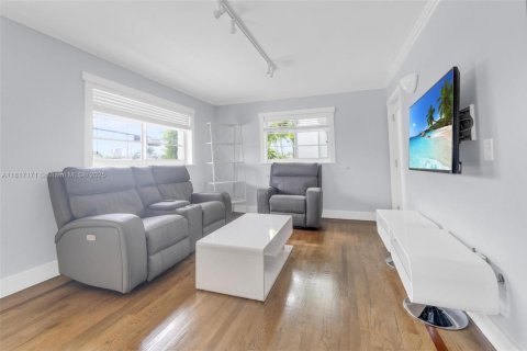 Copropriété à vendre à Miami Beach, Floride: 1 chambre, 66.89 m2 № 1772603 - photo 3