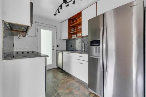 Copropriété à vendre à Miami Beach, Floride: 1 chambre, 66.89 m2 № 1772603 - photo 9