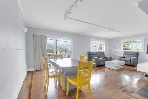 Copropriété à vendre à Miami Beach, Floride: 1 chambre, 66.89 m2 № 1772603 - photo 2