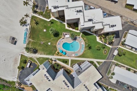 Condo in Sarasota, Florida, 3 rooms  № 2410633 - photo 27