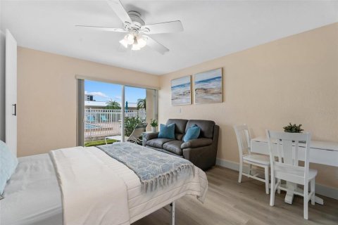 Condo in Sarasota, Florida, 3 rooms  № 2410633 - photo 13
