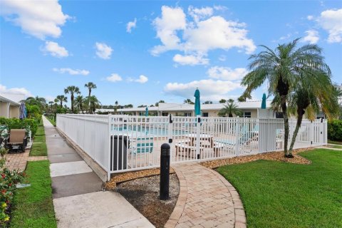 Condo in Sarasota, Florida, 3 rooms  № 2410633 - photo 21