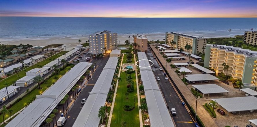 Condo in Sarasota, Florida, 3 rooms  № 2410633
