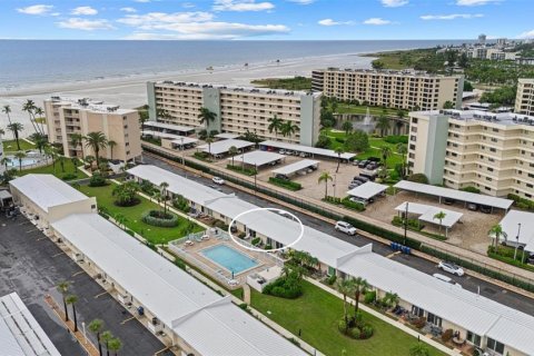Condo in Sarasota, Florida, 3 rooms  № 2410633 - photo 3
