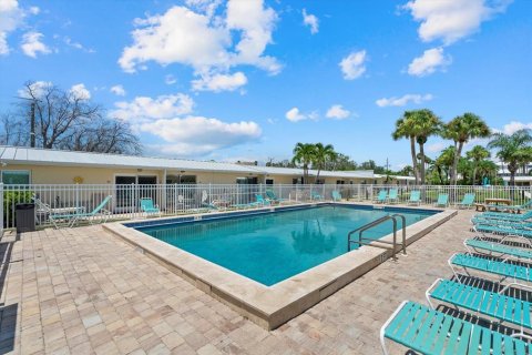 Condo in Sarasota, Florida, 3 rooms  № 2410633 - photo 22