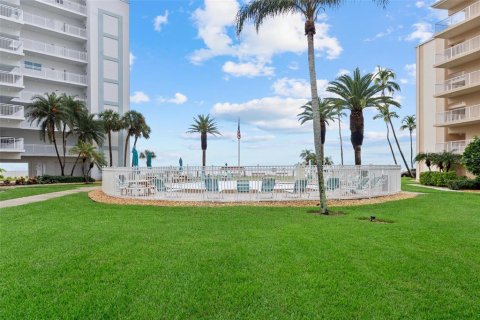 Condo in Sarasota, Florida, 3 rooms  № 2410633 - photo 25