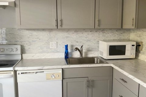 Condo in Delray Beach, Florida, 2 bedrooms № 2254351 - photo 5