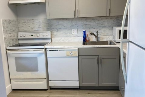 Condo in Delray Beach, Florida, 2 bedrooms № 2254351 - photo 3