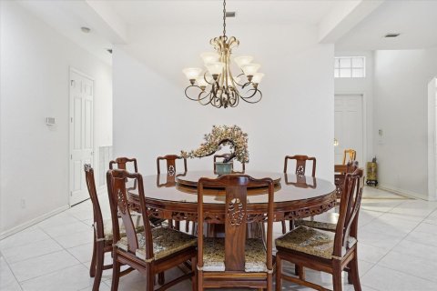 House in Vero Beach, Florida 5 bedrooms, 247.58 sq.m. № 2249899 - photo 5