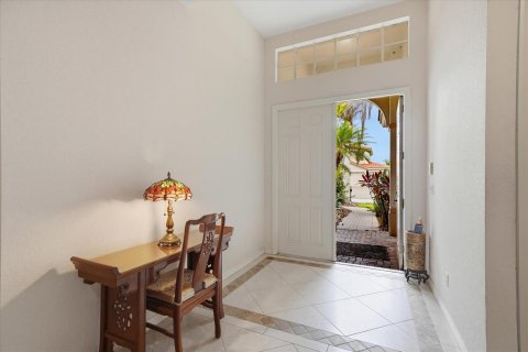 House in Vero Beach, Florida 5 bedrooms, 247.58 sq.m. № 2249899 - photo 3