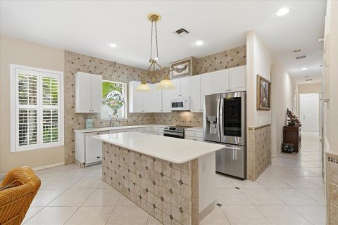 House in Vero Beach, Florida 5 bedrooms, 247.58 sq.m. № 2249899 - photo 14