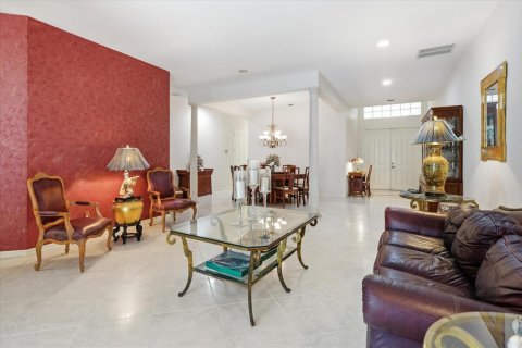 House in Vero Beach, Florida 5 bedrooms, 247.58 sq.m. № 2249899 - photo 7