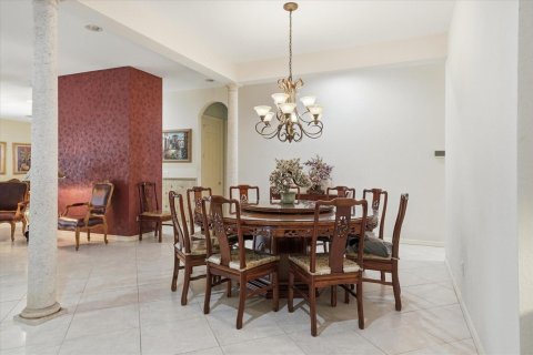 House in Vero Beach, Florida 5 bedrooms, 247.58 sq.m. № 2249899 - photo 4