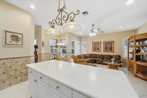 House in Vero Beach, Florida 5 bedrooms, 247.58 sq.m. № 2249899 - photo 13