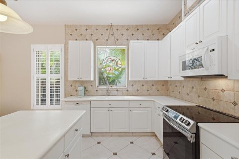 House in Vero Beach, Florida 5 bedrooms, 247.58 sq.m. № 2249899 - photo 15
