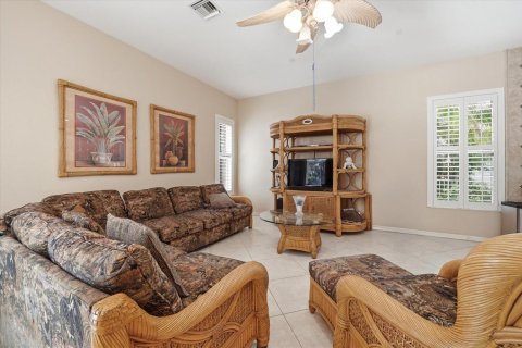House in Vero Beach, Florida 5 bedrooms, 247.58 sq.m. № 2249899 - photo 11