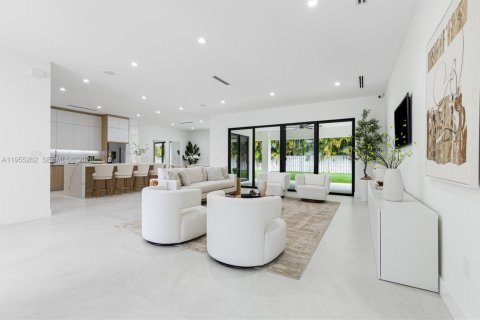 House in Cutler Bay, Florida 5 bedrooms № 2010541 - photo 3