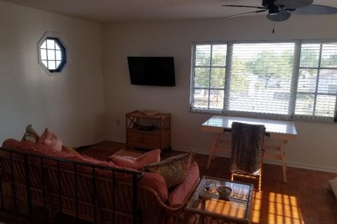 Снять в аренду виллу или дом в Порт-Шарлотт, Флорида 3 комнаты, 176.51м2, № 1719143 - фото 15