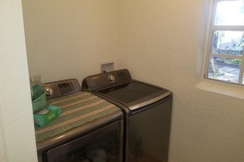 Снять в аренду виллу или дом в Порт-Шарлотт, Флорида 3 комнаты, 176.51м2, № 1719143 - фото 18