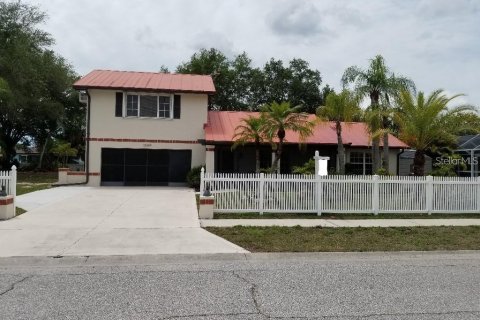 Снять в аренду виллу или дом в Порт-Шарлотт, Флорида 3 комнаты, 176.51м2, № 1719143 - фото 1