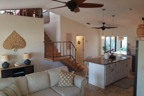 Снять в аренду виллу или дом в Порт-Шарлотт, Флорида 3 комнаты, 176.51м2, № 1719143 - фото 6