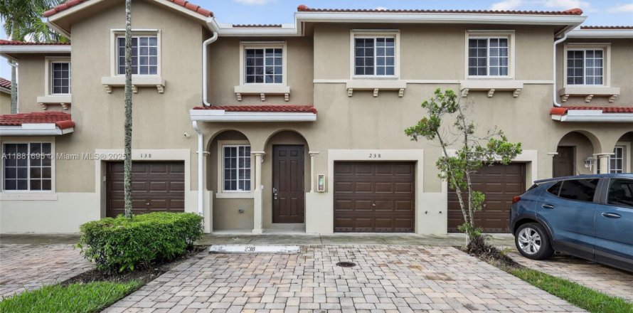 Touwnhouse à Miami Gardens, Floride 3 chambres, 159.42 m2 № 1924688