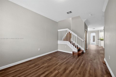 Touwnhouse à vendre à Miami Gardens, Floride: 3 chambres, 159.42 m2 № 1924688 - photo 3