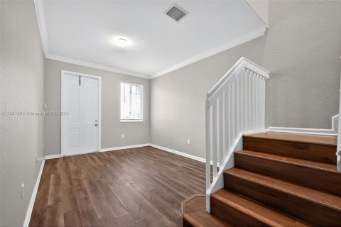 Touwnhouse à vendre à Miami Gardens, Floride: 3 chambres, 159.42 m2 № 1924688 - photo 2