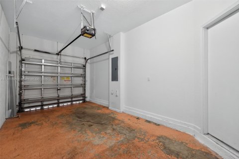 Touwnhouse à vendre à Miami Gardens, Floride: 3 chambres, 159.42 m2 № 1924688 - photo 13