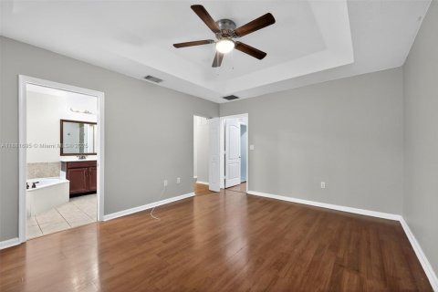 Touwnhouse à vendre à Miami Gardens, Floride: 3 chambres, 159.42 m2 № 1924688 - photo 15