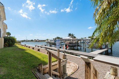 Touwnhouse à louer à Apollo Beach, Floride: 3 chambres, 218.32 m2 № 2165982 - photo 7