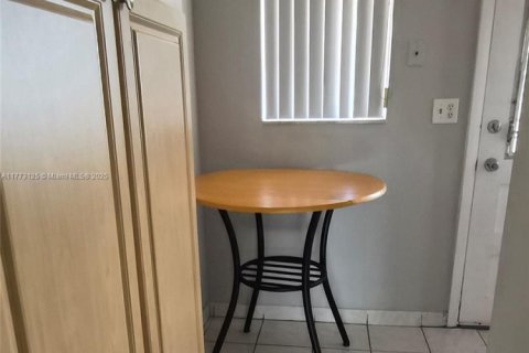Condominio en alquiler en Aventura, Florida, 1 dormitorio, 71.35 m2 № 1928142 - foto 10