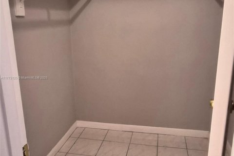 Condominio en alquiler en Aventura, Florida, 1 dormitorio, 71.35 m2 № 1928142 - foto 16