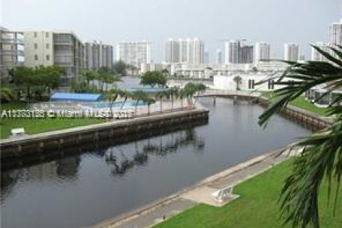 Condominio en alquiler en Aventura, Florida, 1 dormitorio, 71.35 m2 № 1928142 - foto 30