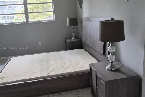 Condominio en alquiler en Aventura, Florida, 1 dormitorio, 71.35 m2 № 1928142 - foto 13