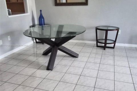 Condominio en alquiler en Aventura, Florida, 1 dormitorio, 71.35 m2 № 1928142 - foto 8