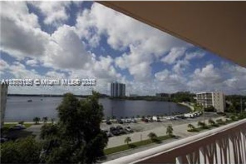 Condominio en alquiler en Aventura, Florida, 1 dormitorio, 71.35 m2 № 1928142 - foto 26