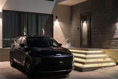 Casa en venta en Dania Beach, Florida, 6 dormitorios, 386.29 m2 № 2002081 - foto 26